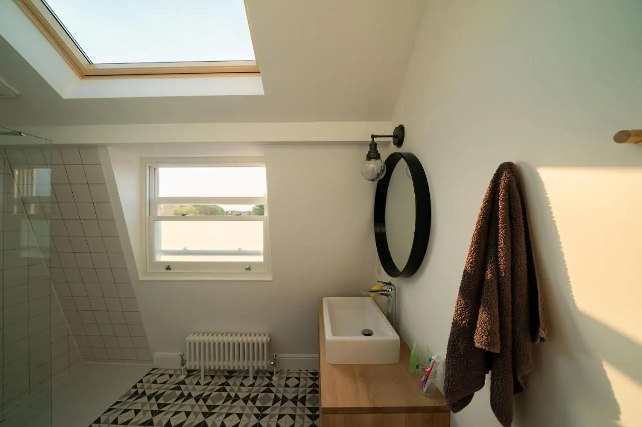 Veeve - East London Escape Villa