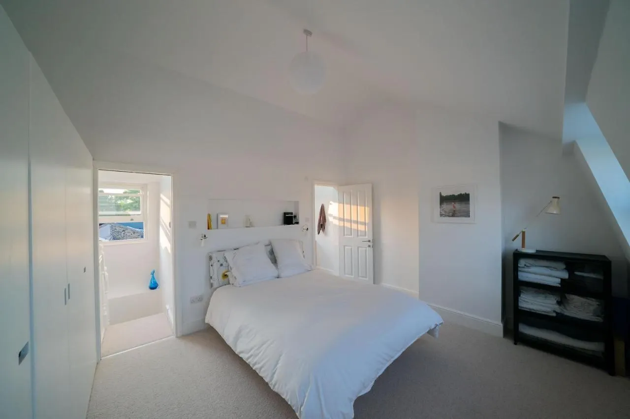 Veeve - East London Escape Villa 0*,  United Kingdom