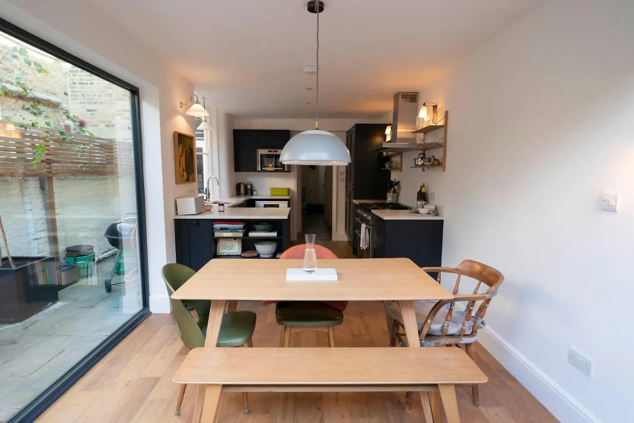 Veeve - East London Escape Villa Holiday home